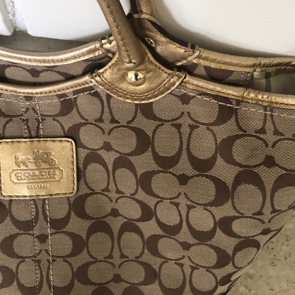 Coach 👜 - Picture 2 of 5